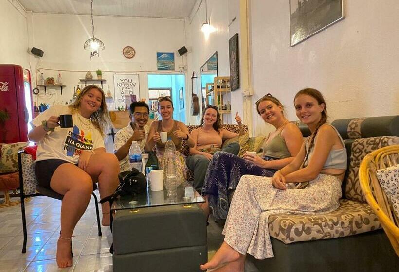 Social Backpacker Hostel & Rooftop Bar