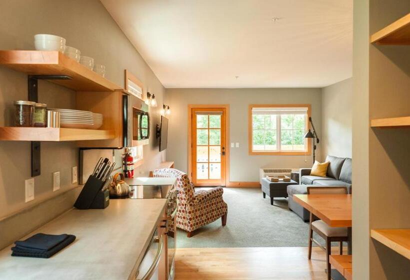 The Suites On Main