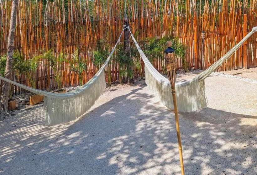 Xhule Hotel Boutique