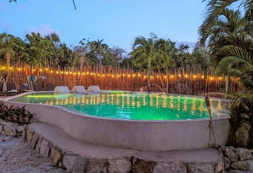 Xhule Hotel Boutique