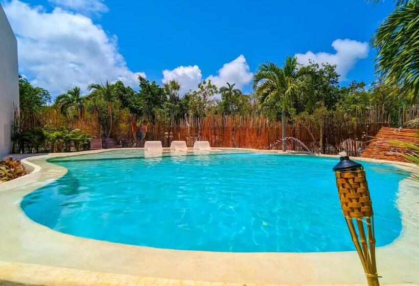 Xhule Hotel Boutique