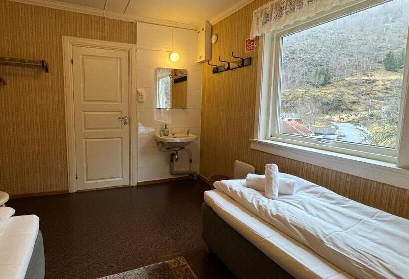 Общежитие Svingen Guesthouse   Panoramic Fjord Views In Flåm