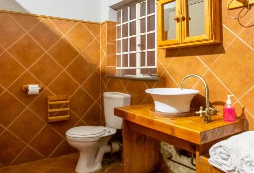 צימר Equeen Inn At Castle Da Angelo