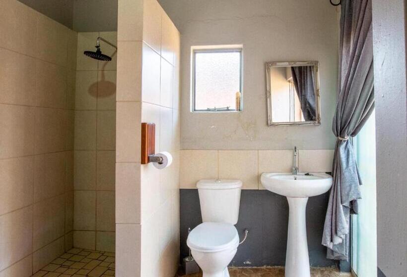 צימר Equeen Inn At Castle Da Angelo