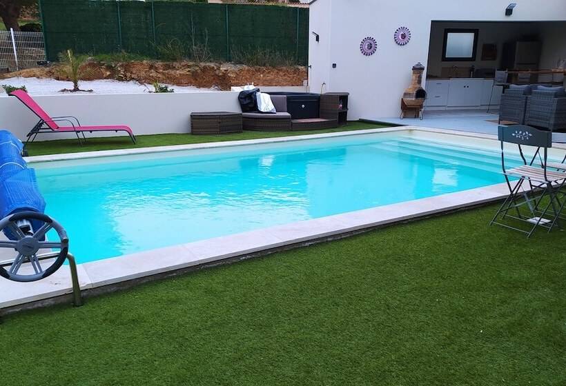 ベッドアンドブレックファースト Les Garrigues Ensoleillées