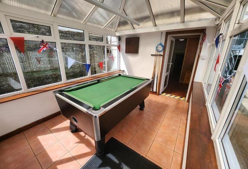 민박 Watsons Ale House