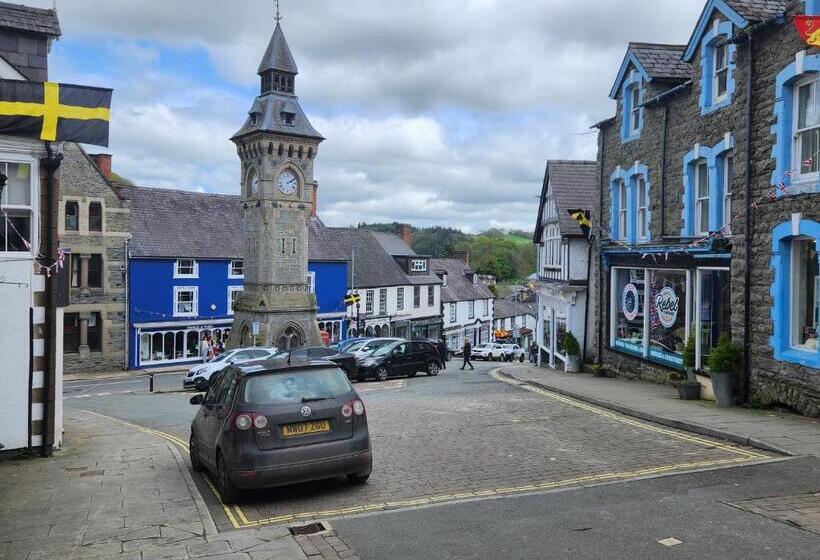 민박 Watsons Ale House