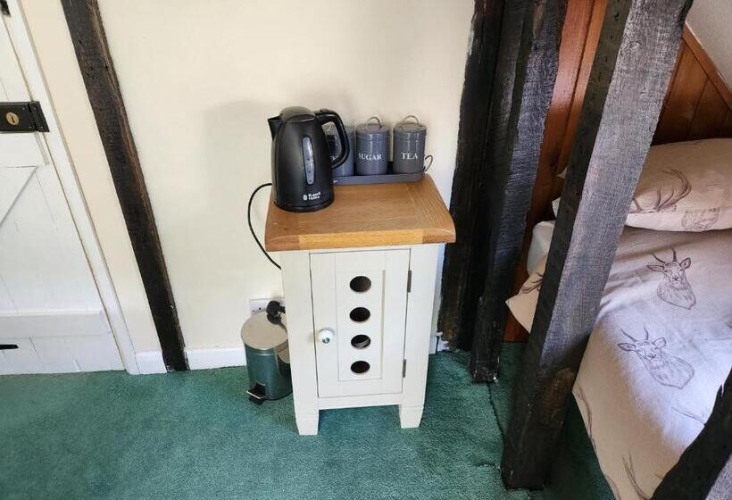 민박 Watsons Ale House