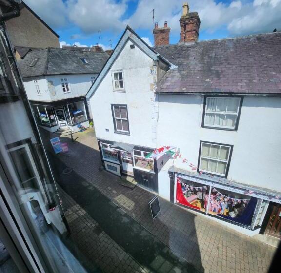 민박 Watsons Ale House