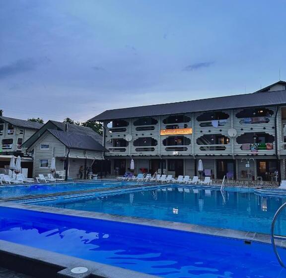 هتل соляний кристал