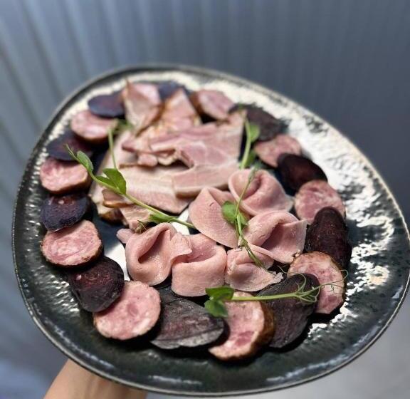 هتل соляний кристал