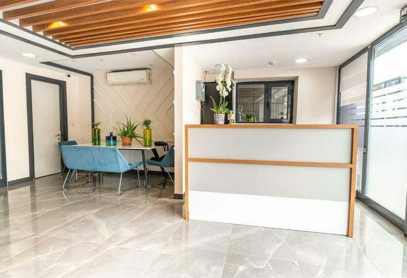 Royal Luxury Hotels Suites