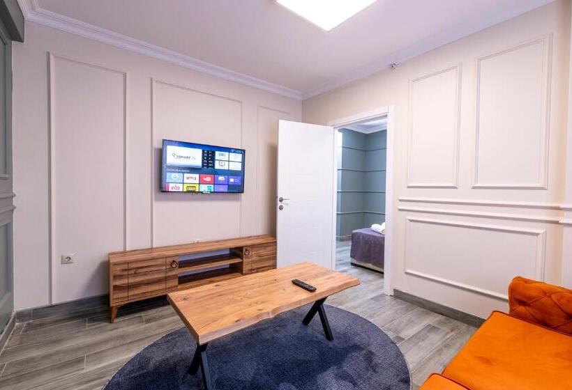 Royal Luxury Hotels Suites