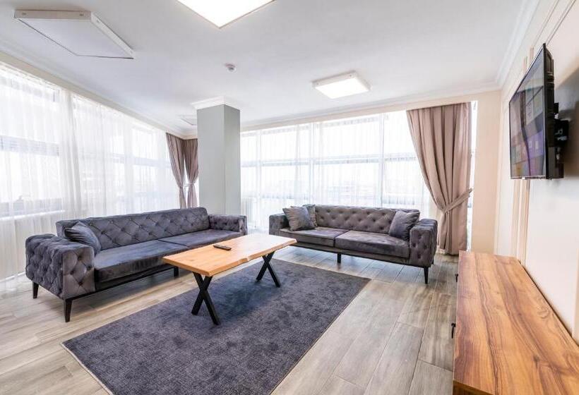 Royal Luxury Hotels Suites