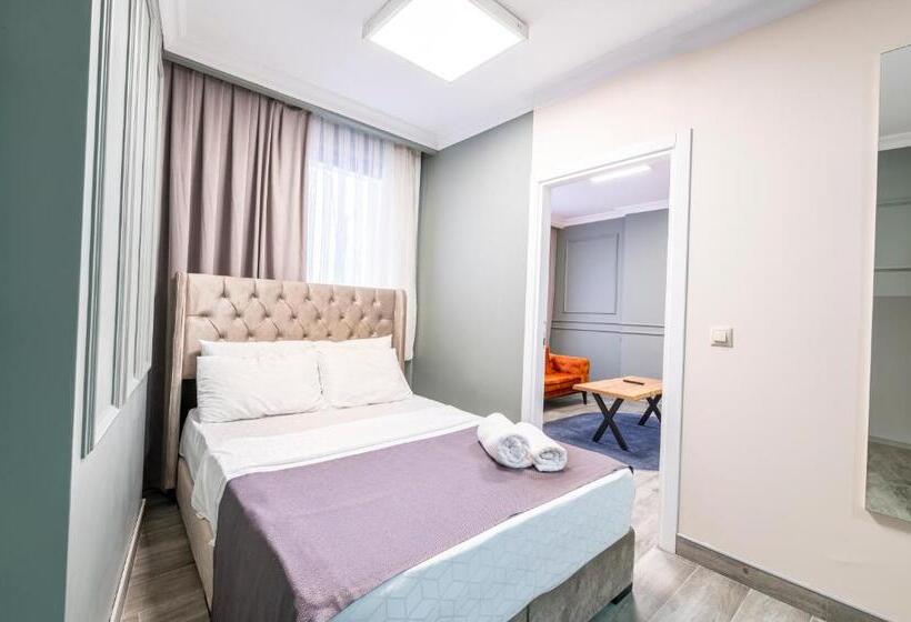 Royal Luxury Hotels Suites