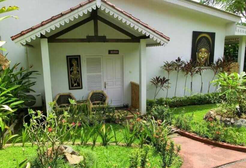 בית מלון כפרי Attara Heritage Senggigi