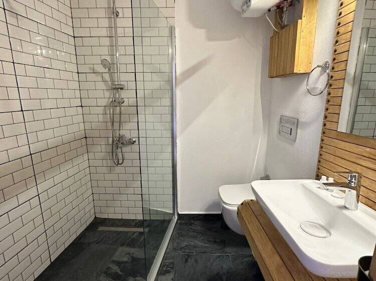 هتل Bodrum Konağı