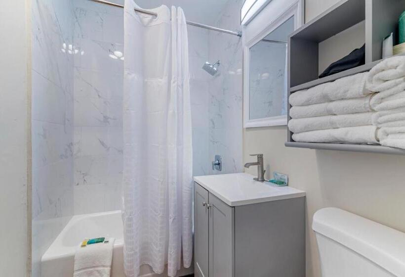 فندق Downtown Dover Inn