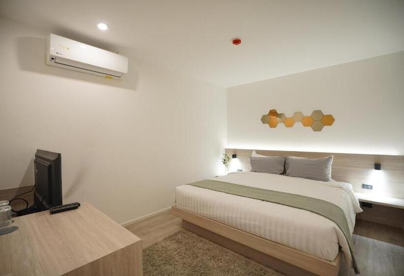 בית מלון כפרי E11