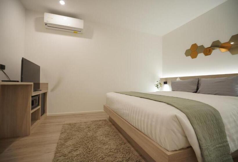 בית מלון כפרי E11