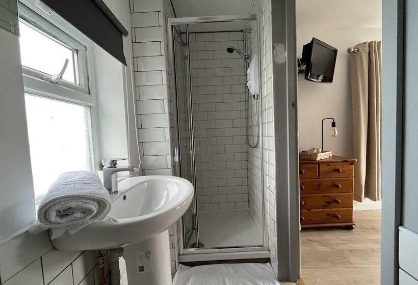 فندق Elemental Surf Lodge