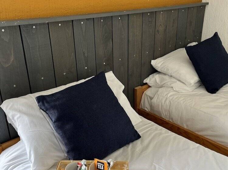 فندق Elemental Surf Lodge