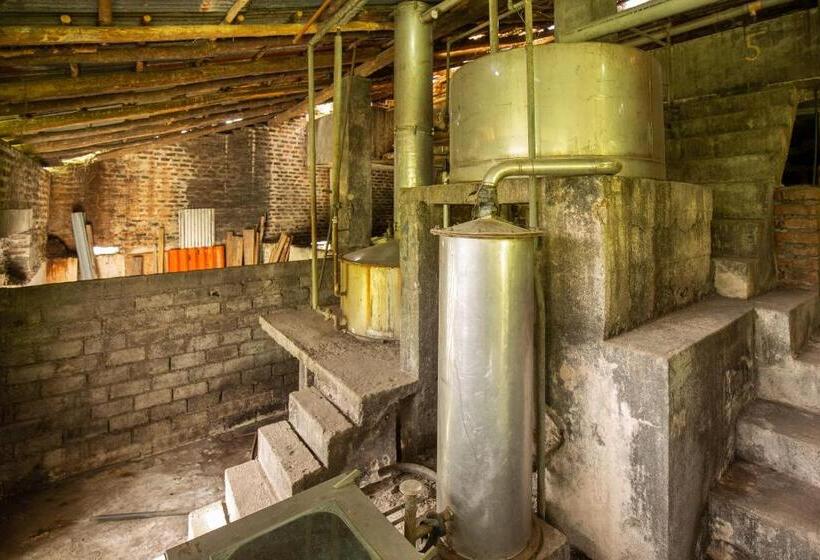 هتل Niebli Historical Farm And Lodge At Pululahua Volcano