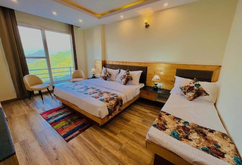 בית מלון כפרי Pinerock Resort, Mussoorie ! Luxury Rooms ! Mountain View ! Open Terrace ! Cafe