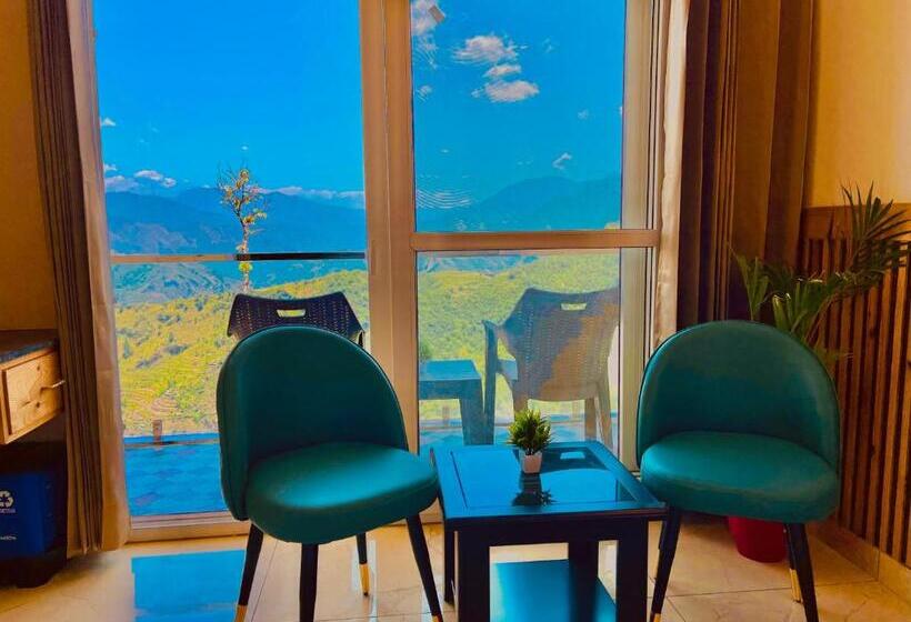 בית מלון כפרי Pinerock Resort, Mussoorie ! Luxury Rooms ! Mountain View ! Open Terrace ! Cafe