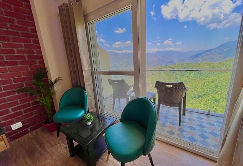 בית מלון כפרי Pinerock Resort, Mussoorie ! Luxury Rooms ! Mountain View ! Open Terrace ! Cafe