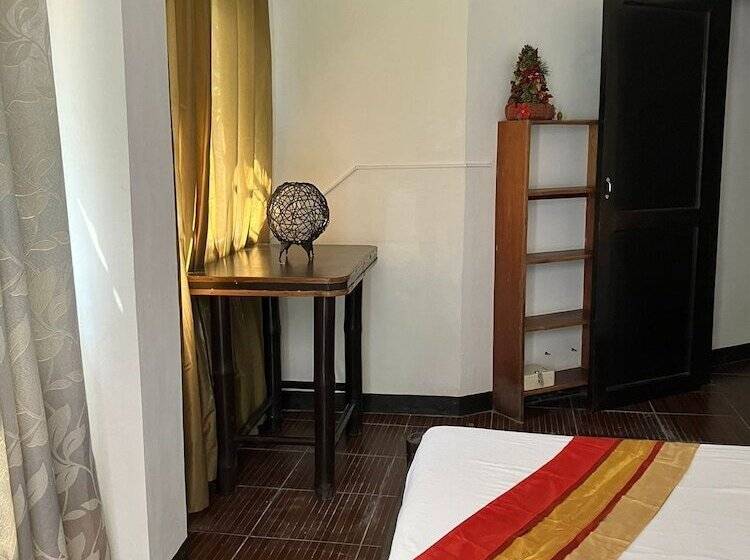 ホテル Puerto Galera Transient Guest Room