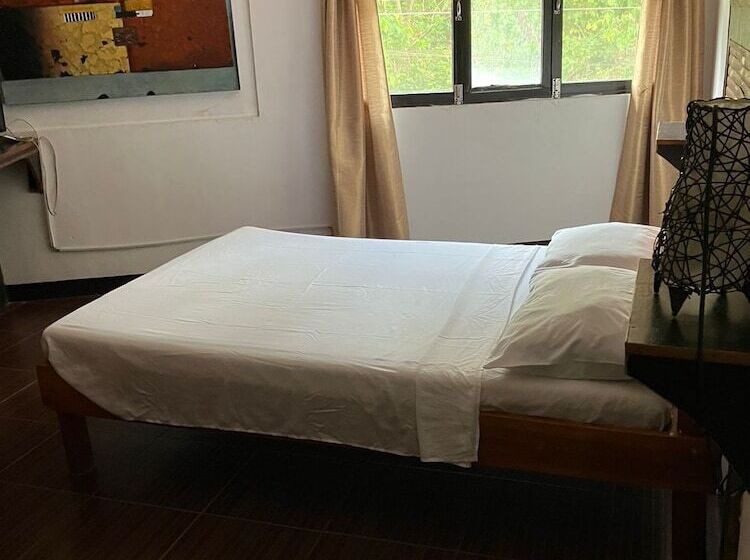 هتل Puerto Galera Transient Guest Room