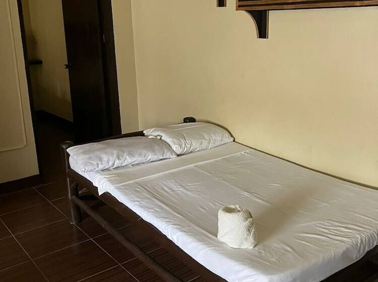 هتل Puerto Galera Transient Guest Room