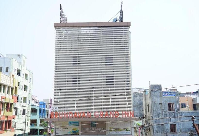 호텔 Sri Brundavan Grand Inn