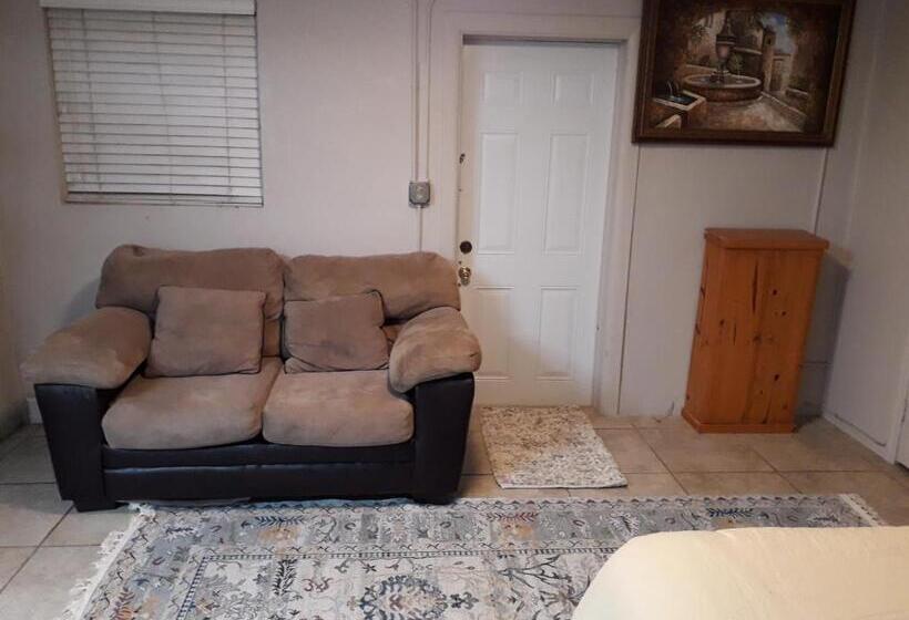 بنسيون Roomy Comfortable Suite