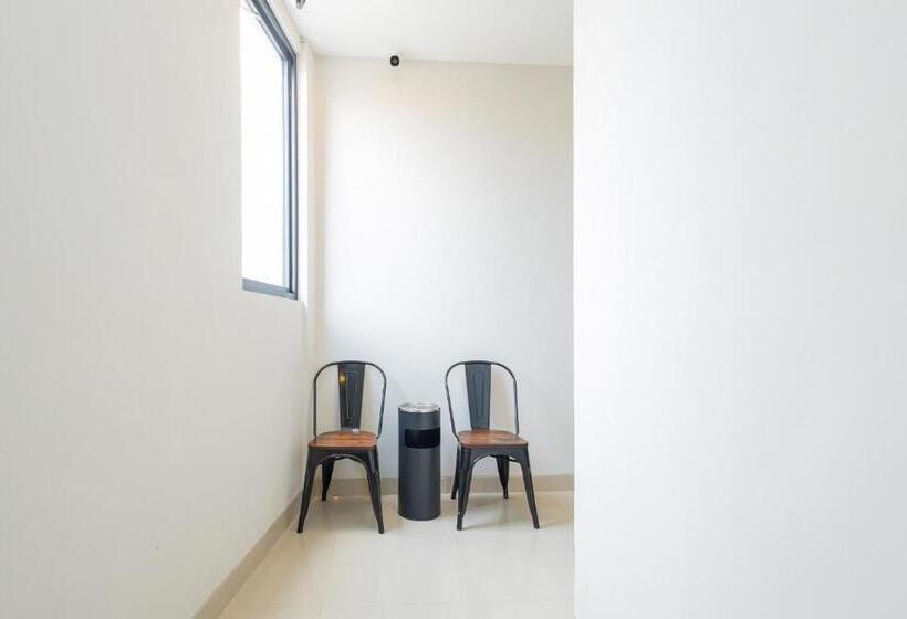 Sans Hotel Bobosini Malang By Reddoorz