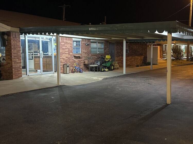 Tanglewood Motel