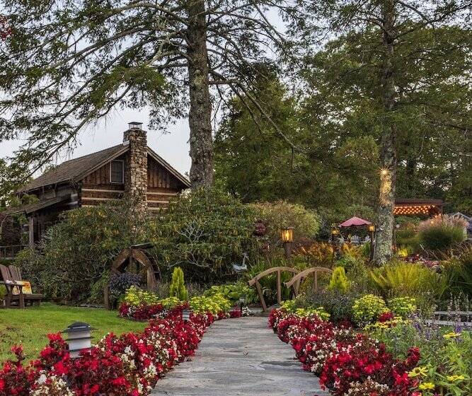 فندق صغير Azalea Garden Inn