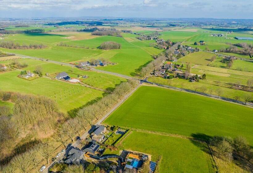 تختخواب و صبحانه Bubbles On The Hills