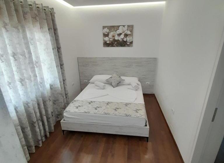 تختخواب و صبحانه Vila Irdi