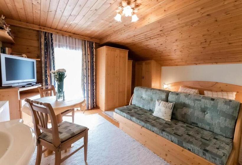 هتل Ferienwohnung Hartlgut