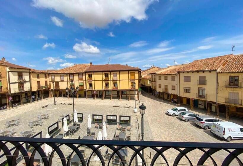 בית מלון כפרי Hostal Ainoa