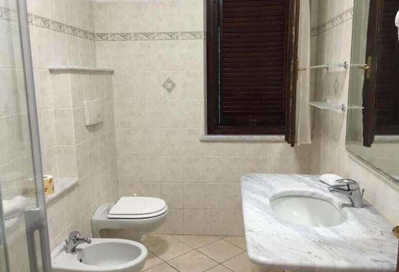 בית מלון כפרי Il Girasole   Ginestra