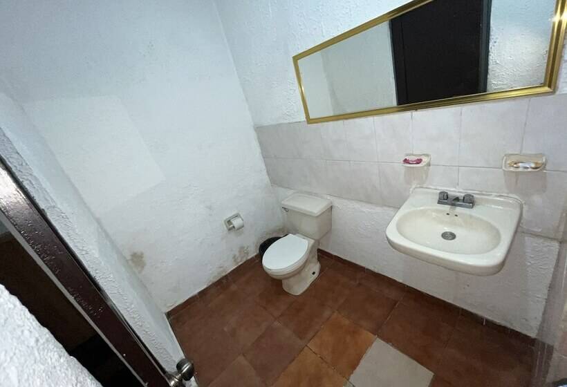 호텔 Jorges Morelia