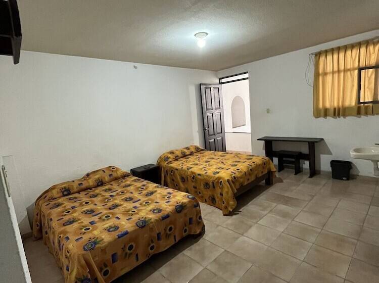 호텔 Jorges Morelia