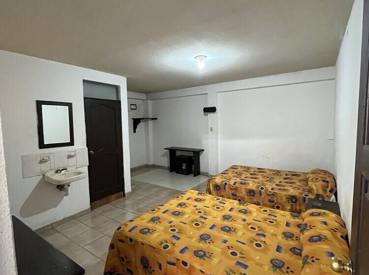 호텔 Jorges Morelia