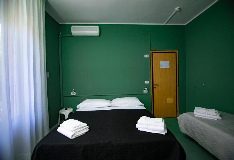 בית מלון כפרי Montebello Nuova Gestione