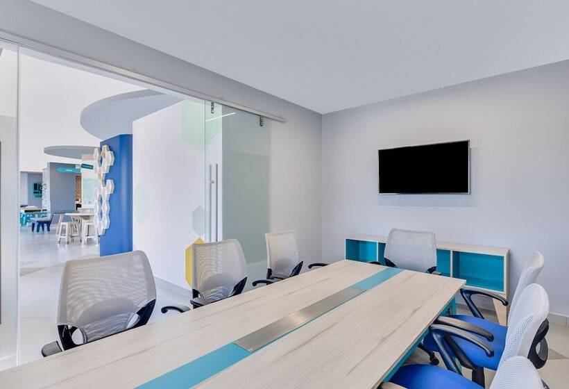 ホテル One Mazatlán