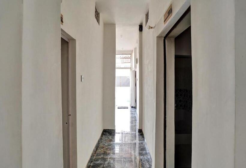 فندق Pop 81282  White Town