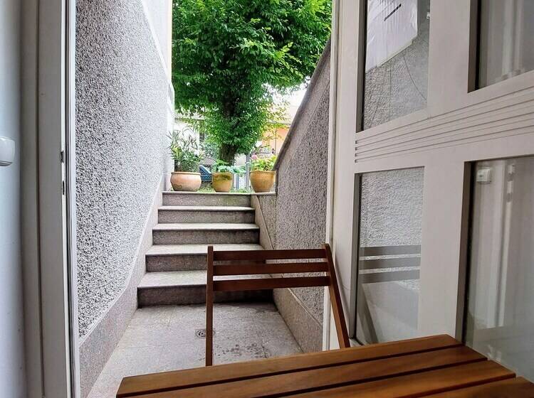 هتل Rose House   Greenline Accomodations